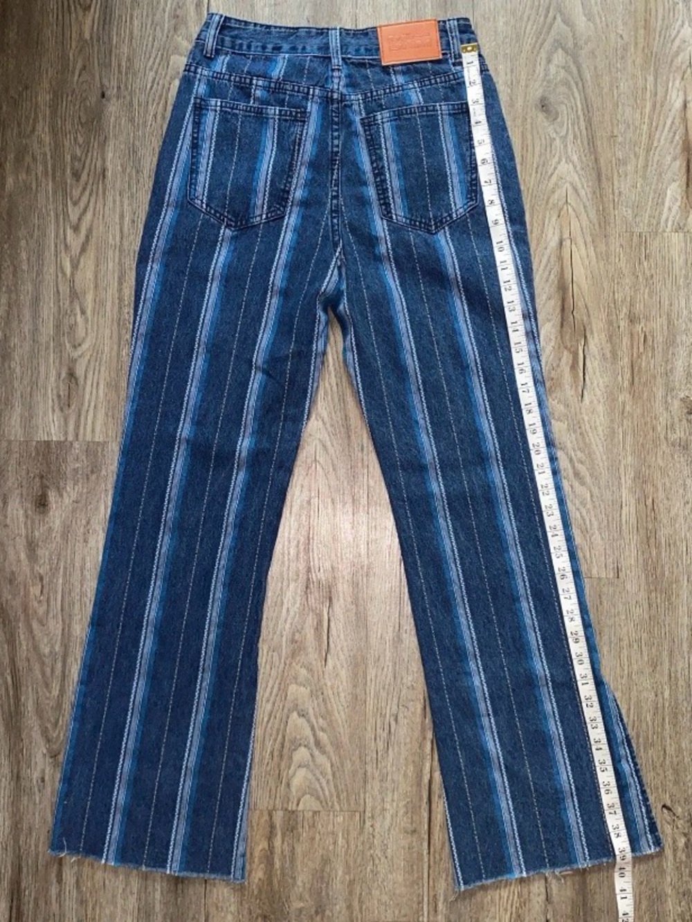 Princess Polly Blue Vertical Stripe HighRise Flare Jeans Front Slit Women’s Sz 4 - Picture 3 of 6